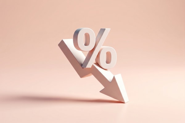 une flèche descendante avec un %